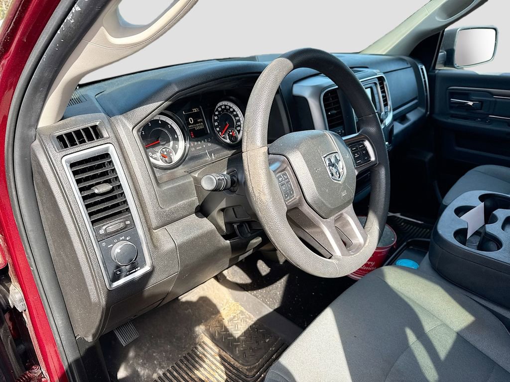 Used 2022 RAM 1500 Classic SLT image 9