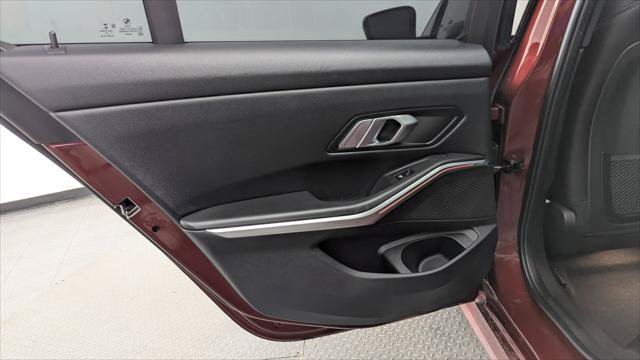 Used 2022 BMW 330i Sedan w/ M Sport Package RWD image 12