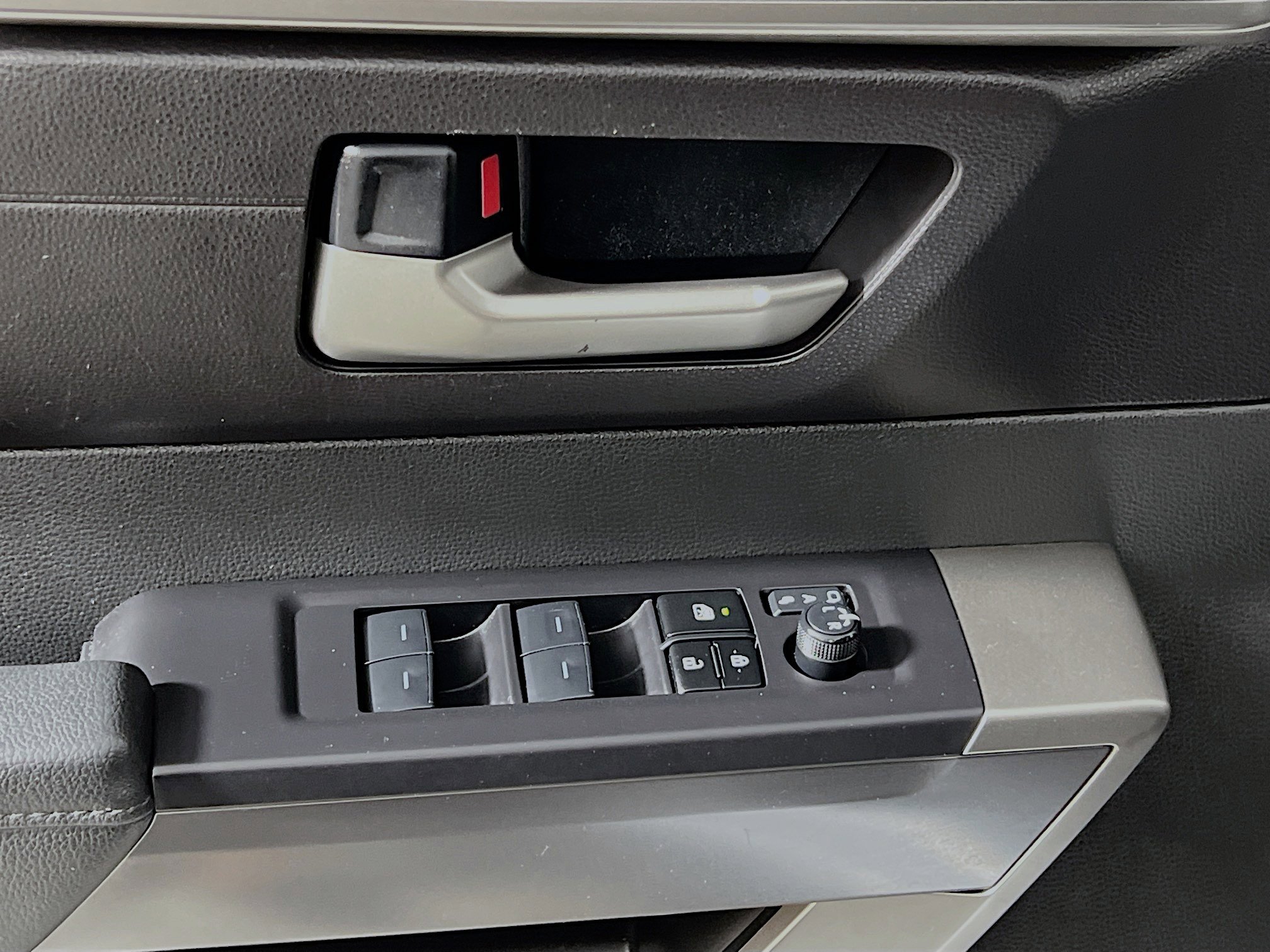 Used 2025 Toyota Sequoia SR5 w/ SR5 Premium Package RWD image 17