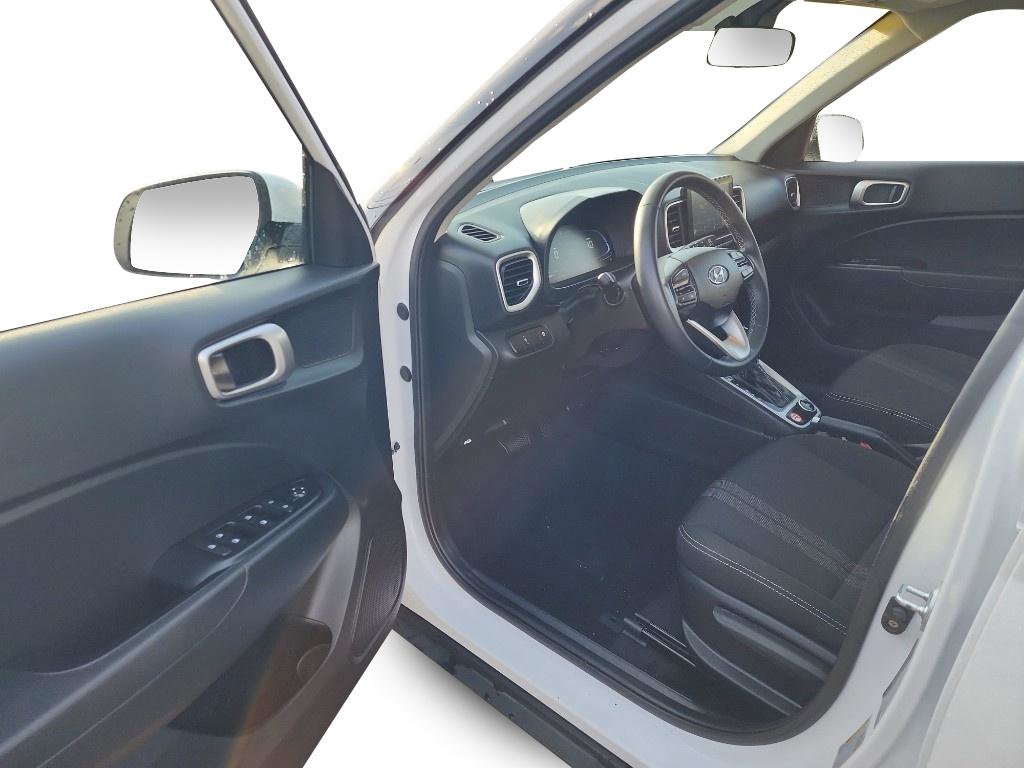 Used 2025 Hyundai Venue SEL image 10