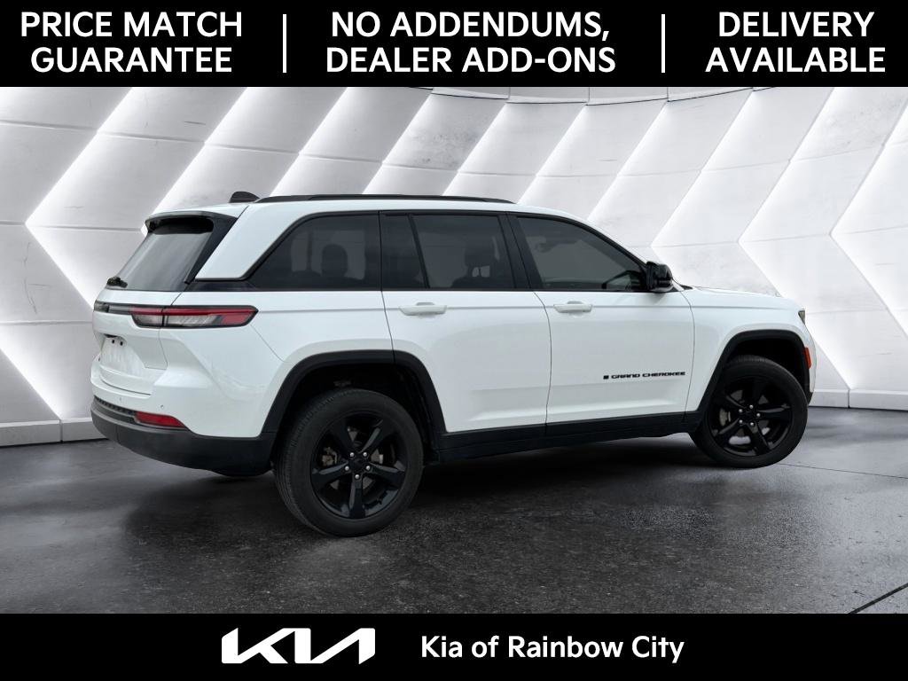 Used 2023 Jeep Grand Cherokee Altitude image 5