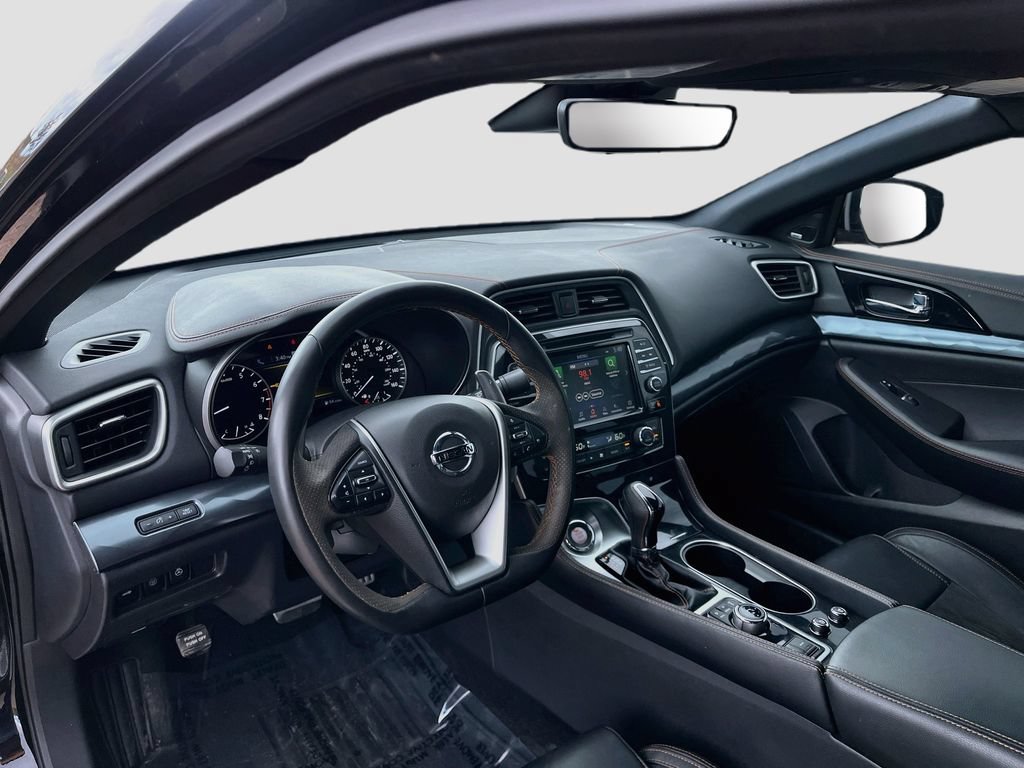Used 2023 Nissan Maxima SR w/ Sport Mat Group FWD image 9