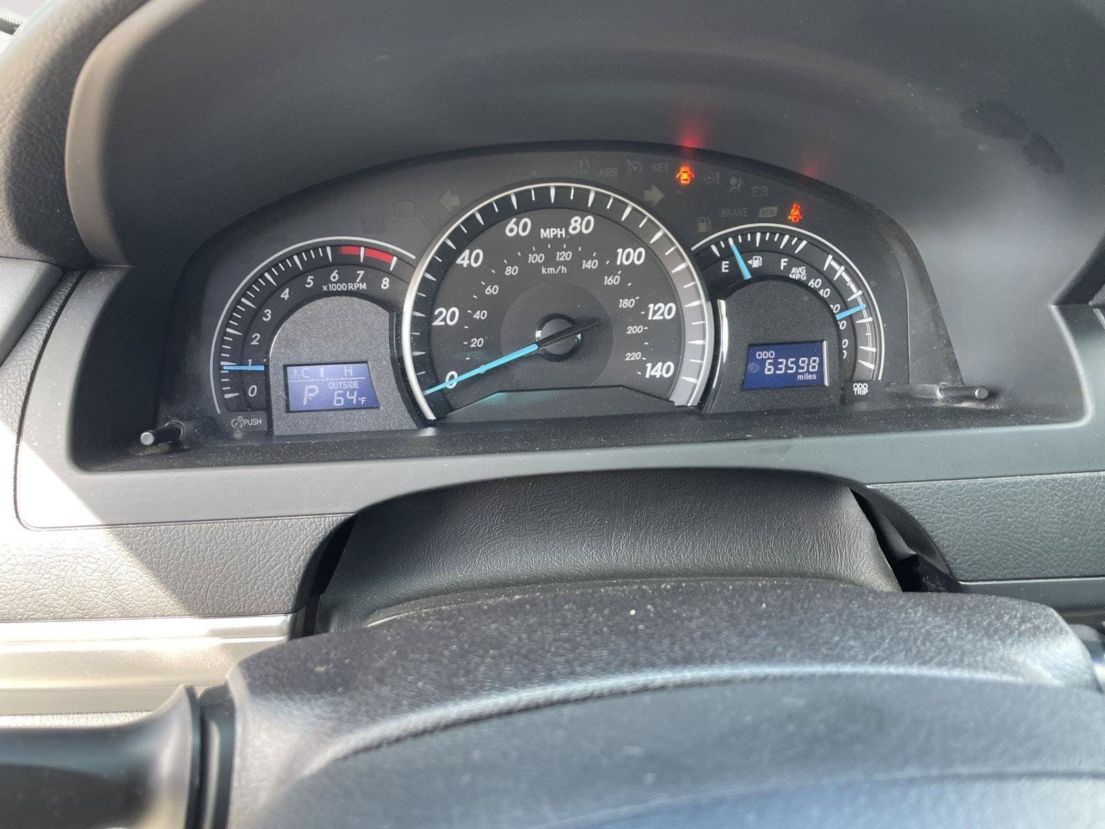 Used 2014 Toyota Camry LE FWD image 2