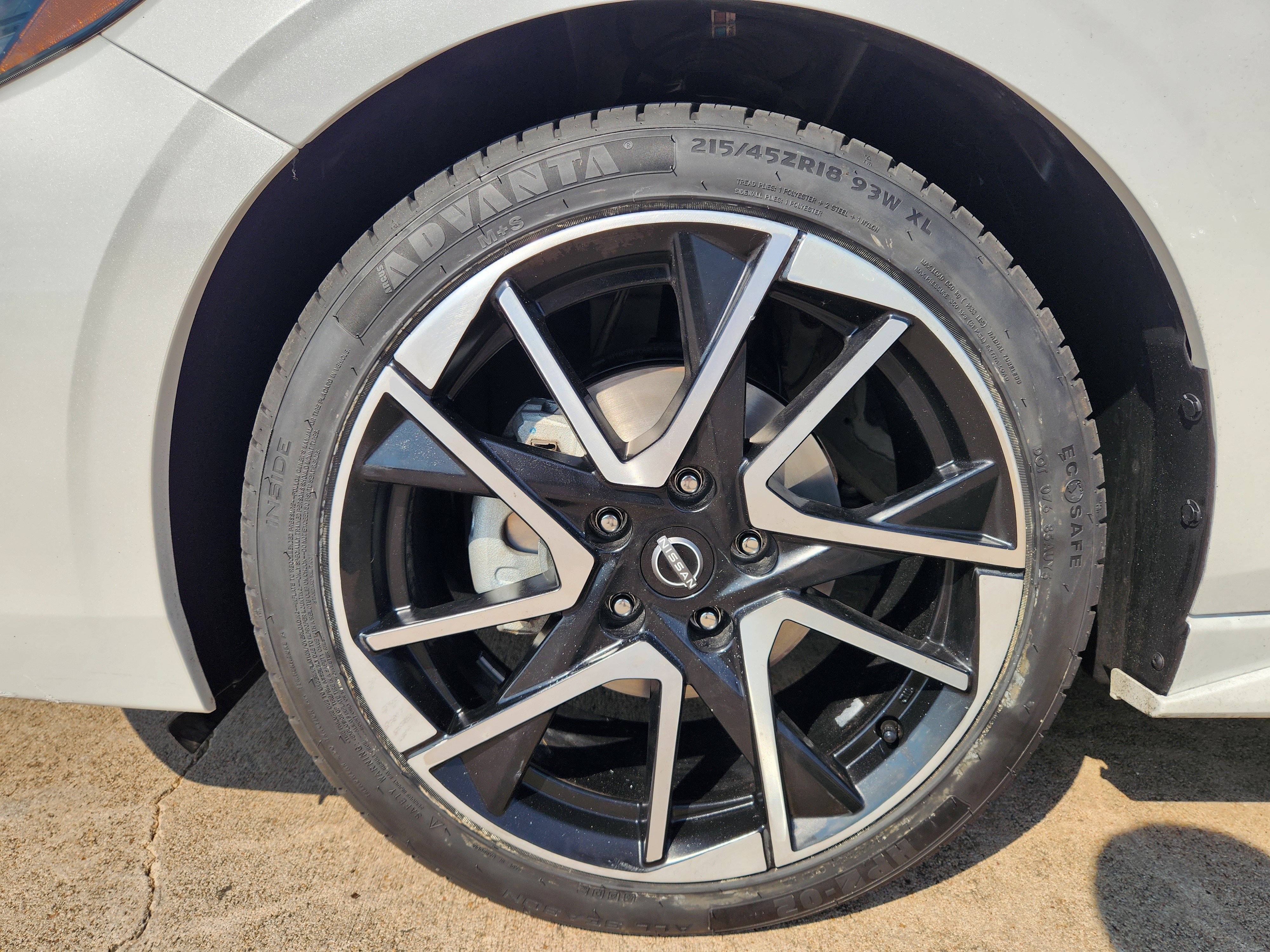Used 2025 Nissan Sentra SR FWD image 11