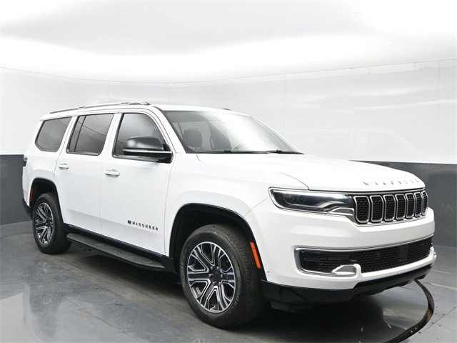 Used 2024 Jeep Wagoneer Base w/ Premium Group I image 8