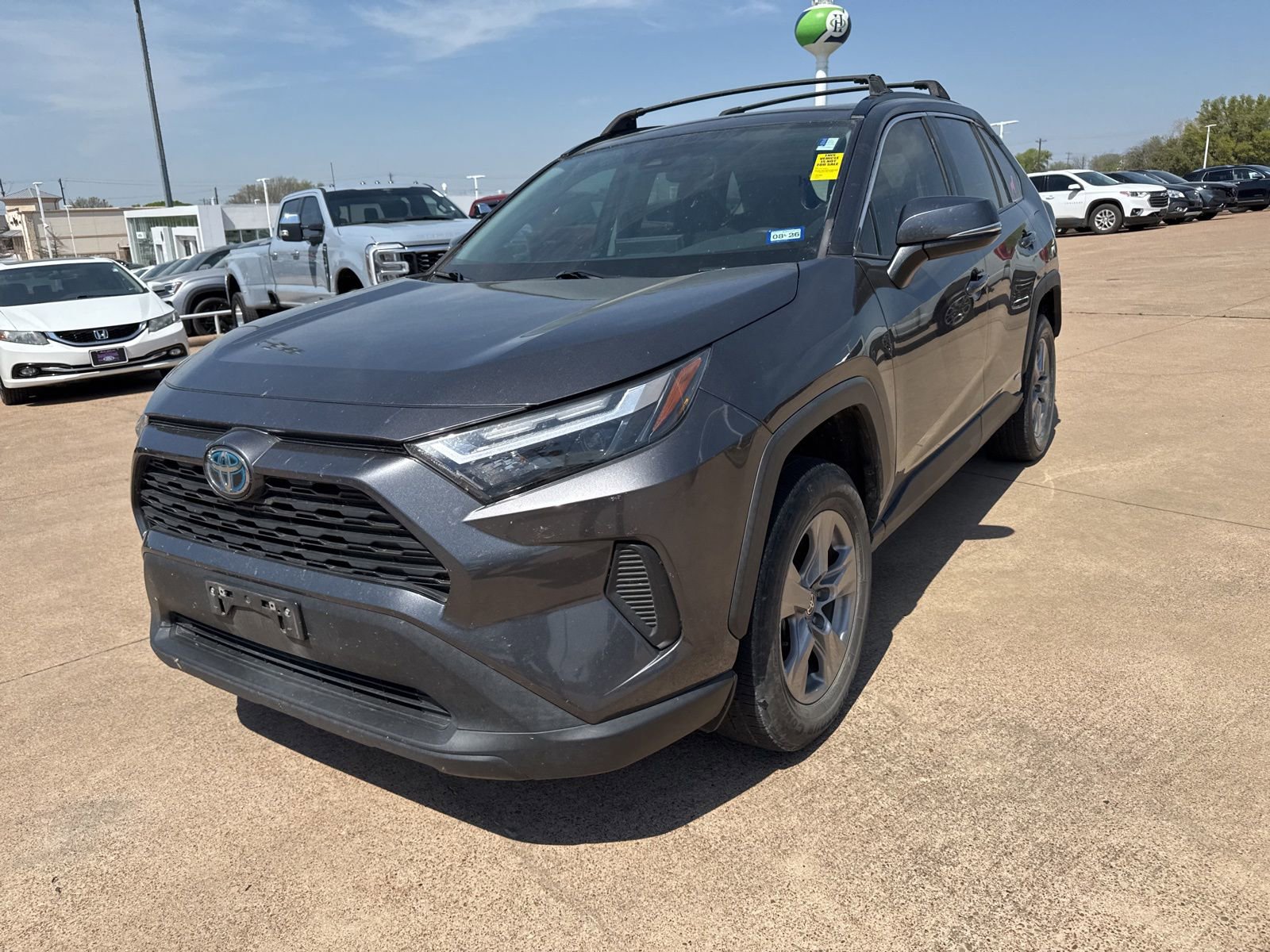 Used 2022 Toyota RAV4 XLE w/ Convenience Package image 3