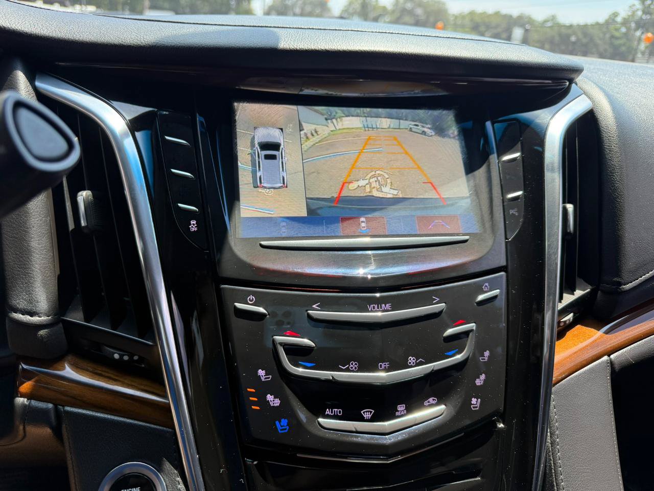 Used 2017 Cadillac Escalade 2WD image 37