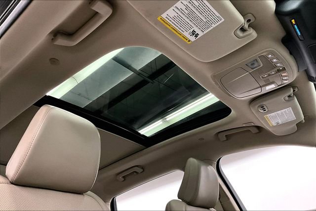 Used 2022 Lincoln Nautilus Reserve image 19