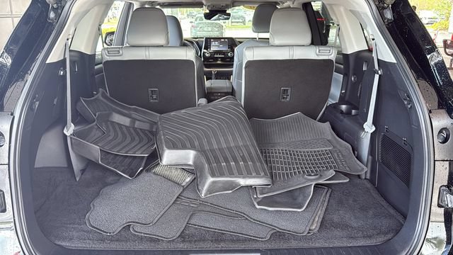 Certified 2021 Toyota Highlander XLE FWD image 9