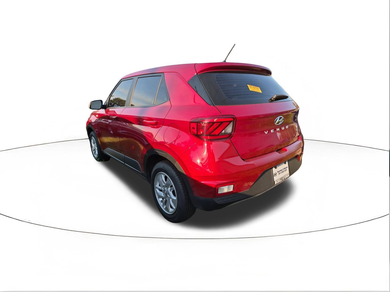 Certified 2025 Hyundai Venue SE image 3