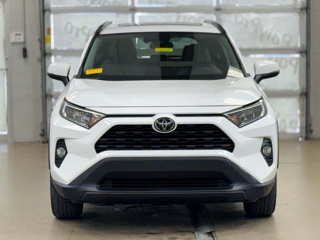 Used 2020 Toyota RAV4 XLE w/ Convenience Package image 2