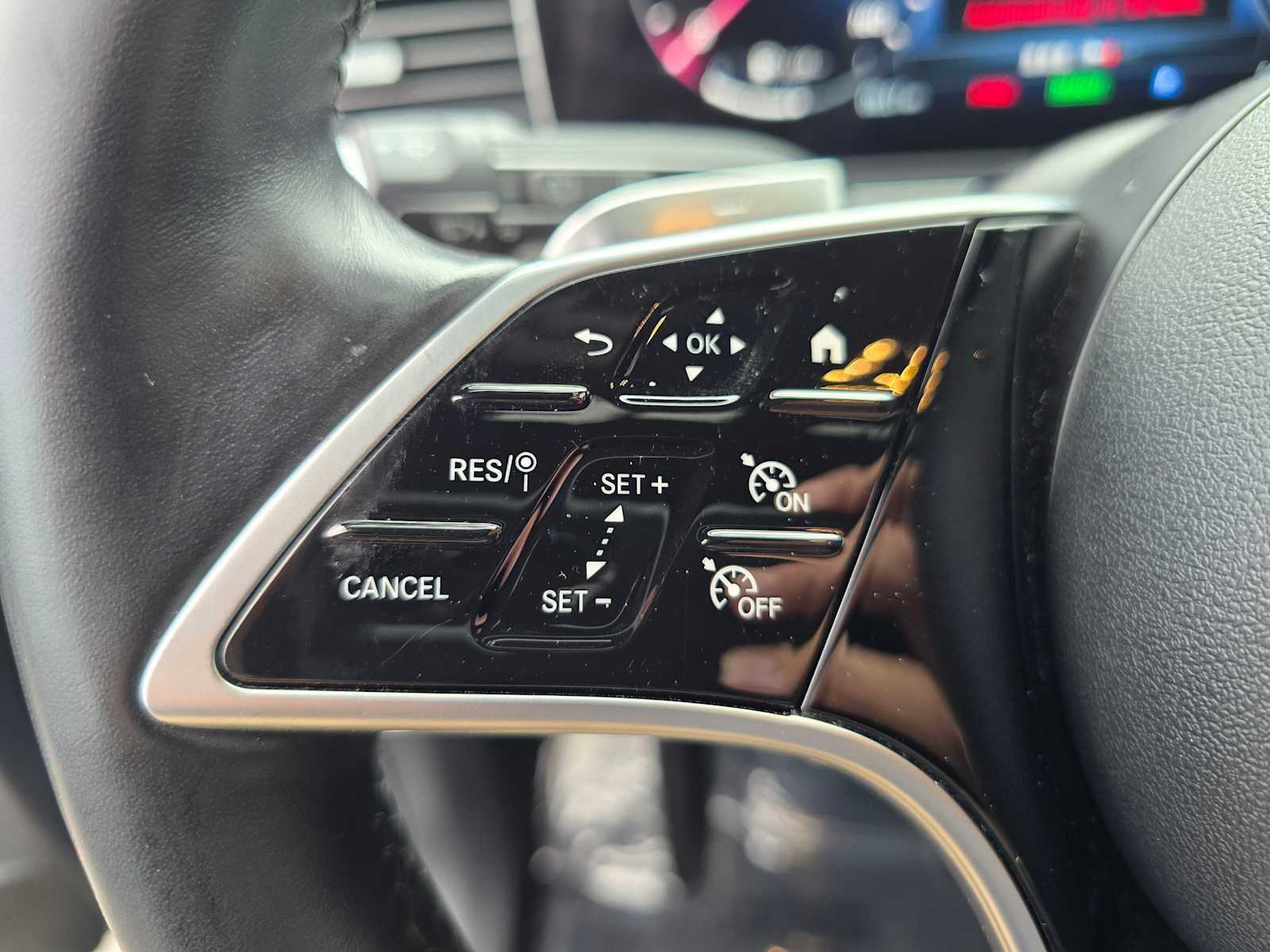 Used 2024 Mercedes-Benz GLE 450e 4MATIC image 25