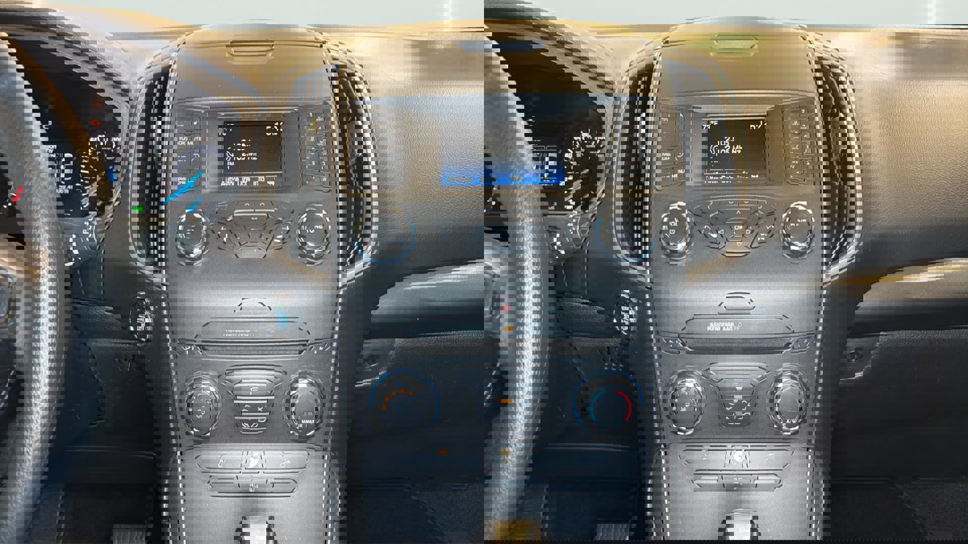 Used 2018 Ford Edge SE image 15