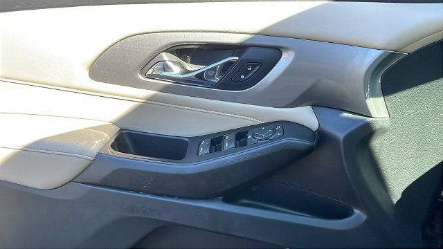 Used 2023 Chevrolet Traverse LS FWD image 28