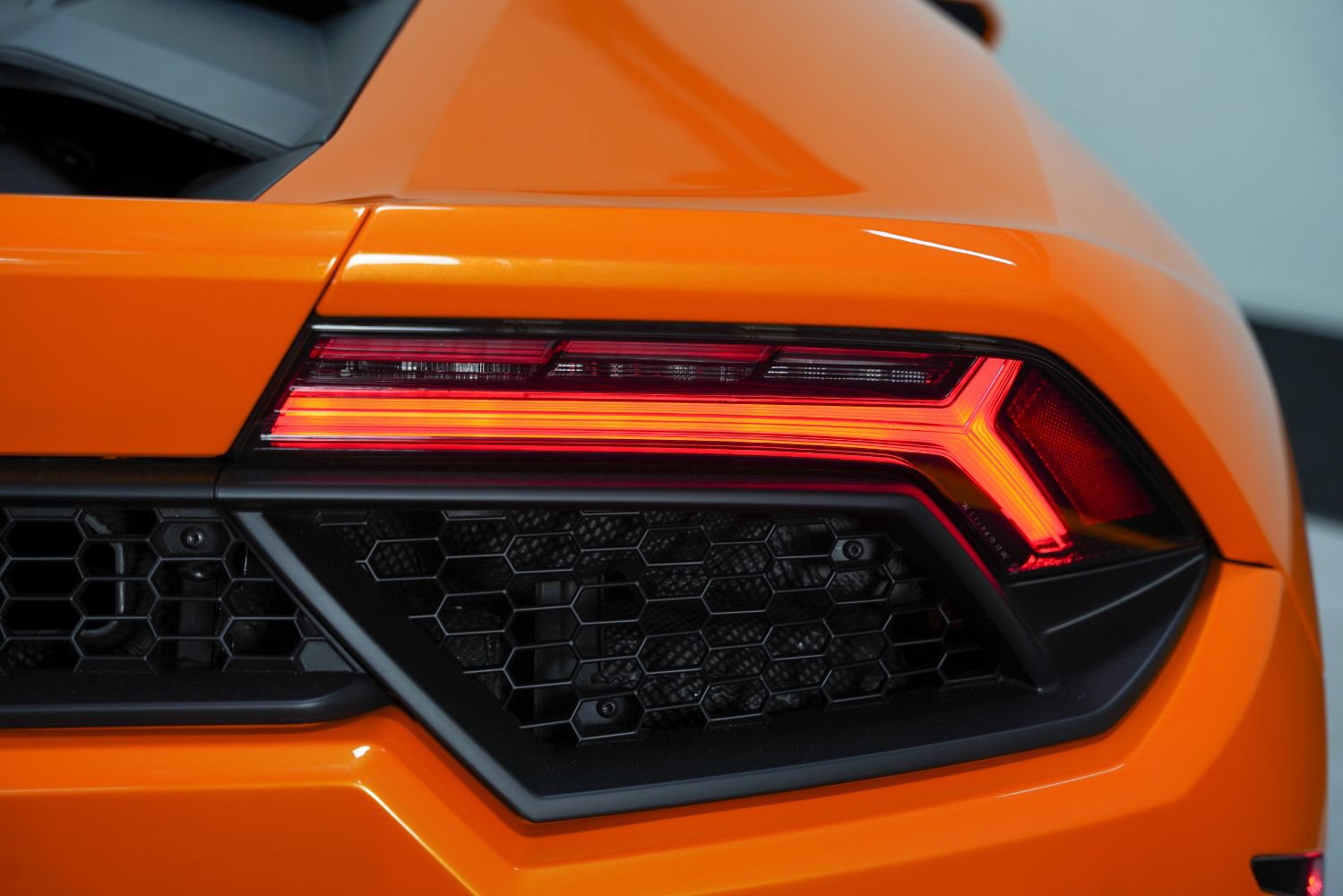 Used 2017 Lamborghini Huracan LP 580-2 RWD image 18