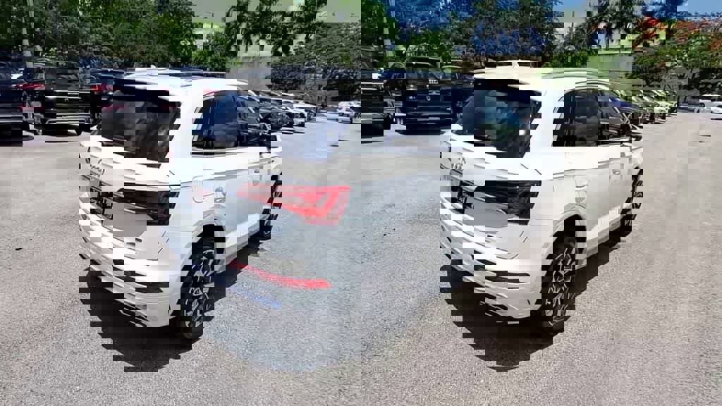 Certified 2023 Audi Q5 2.0T Premium w/ Convenience Package image 9