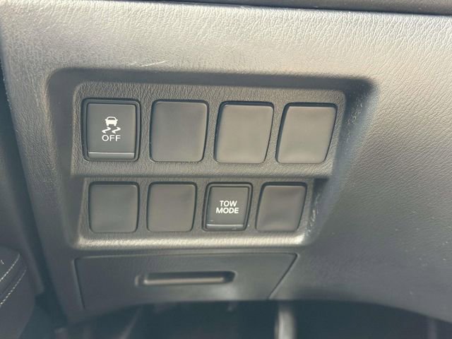 Used 2018 Nissan Pathfinder SV image 20