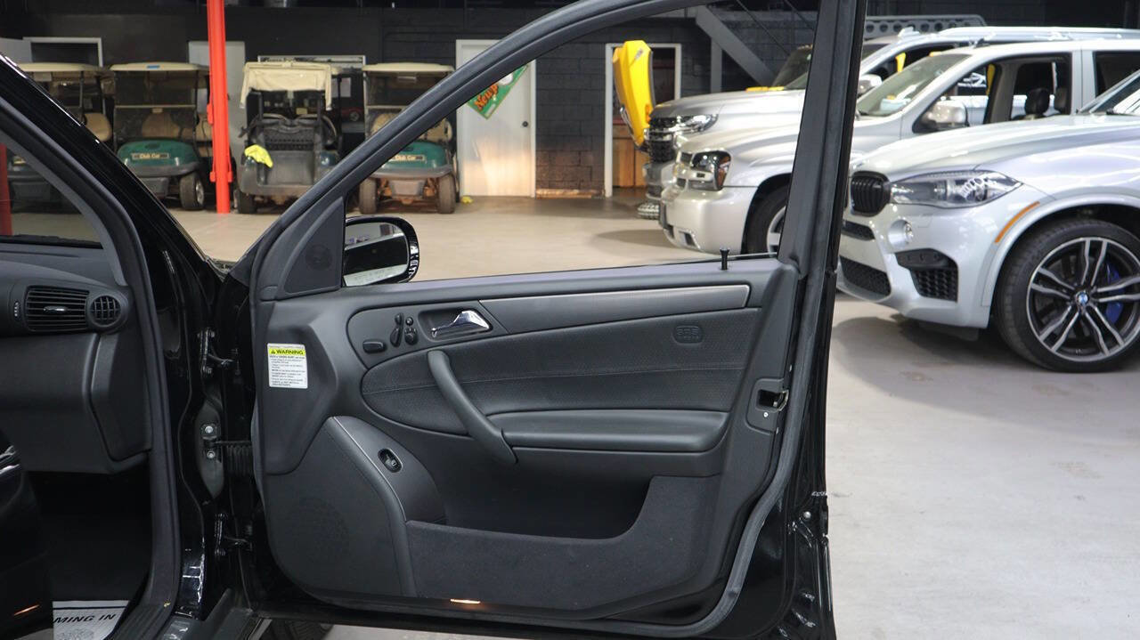 Used 2003 Mercedes-Benz C 230 Sedan image 29