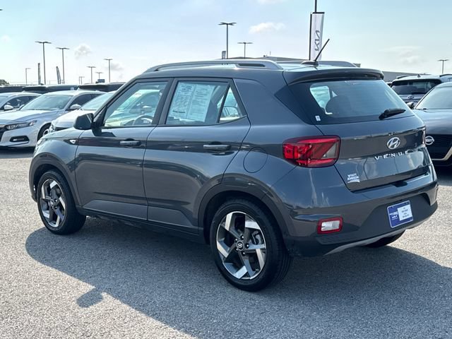 Used 2024 Hyundai Venue SEL FWD image 3