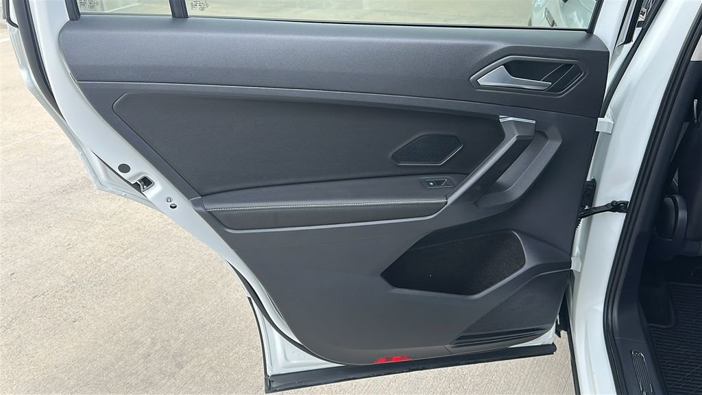 Used 2023 Volkswagen Tiguan S image 33