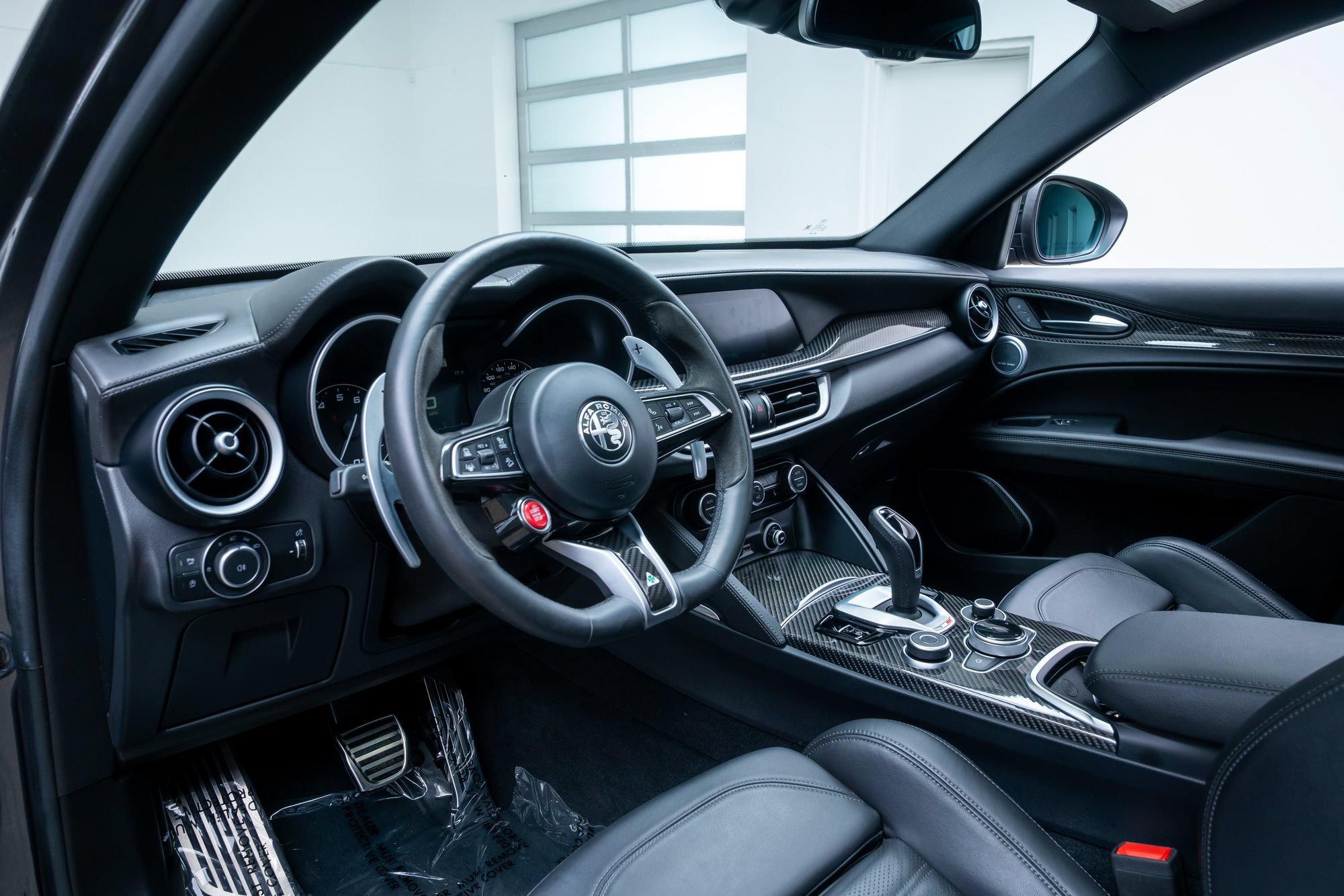 Used 2022 Alfa Romeo Stelvio Quadrifoglio w/ Active Assist Plus Package AWD/4WD image 18