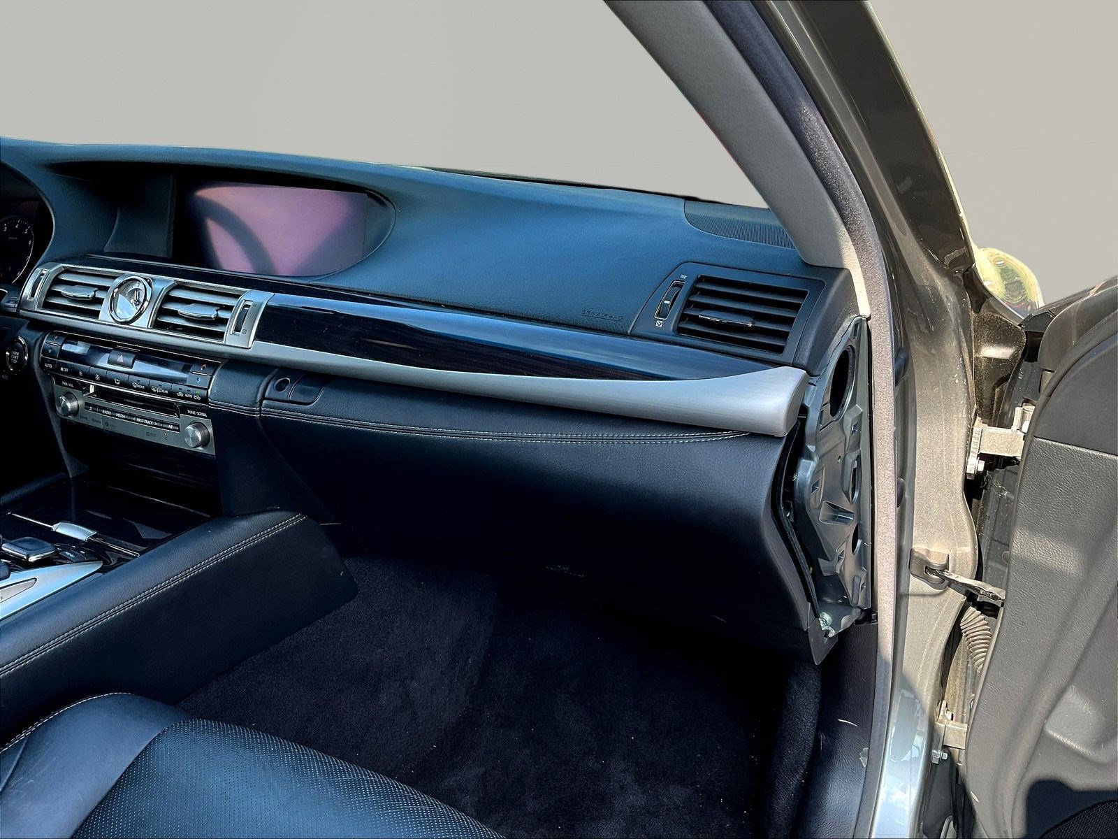 Used 2017 Lexus LS 460 AWD w/ Comfort Package image 25