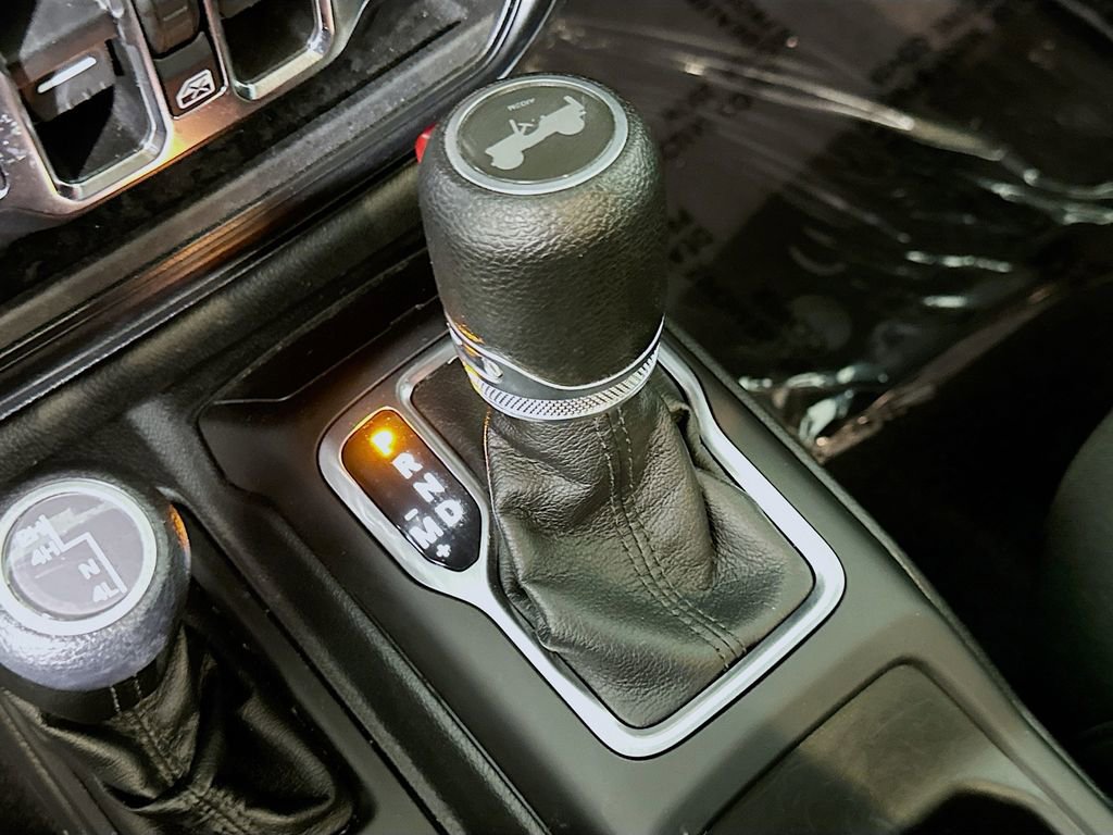 Used 2021 Jeep Wrangler Unlimited Sport AWD/4WD image 31
