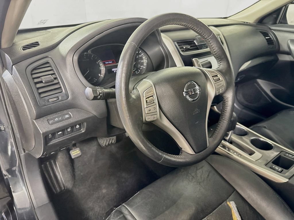Used 2015 Nissan Altima 3.5 SL FWD image 9