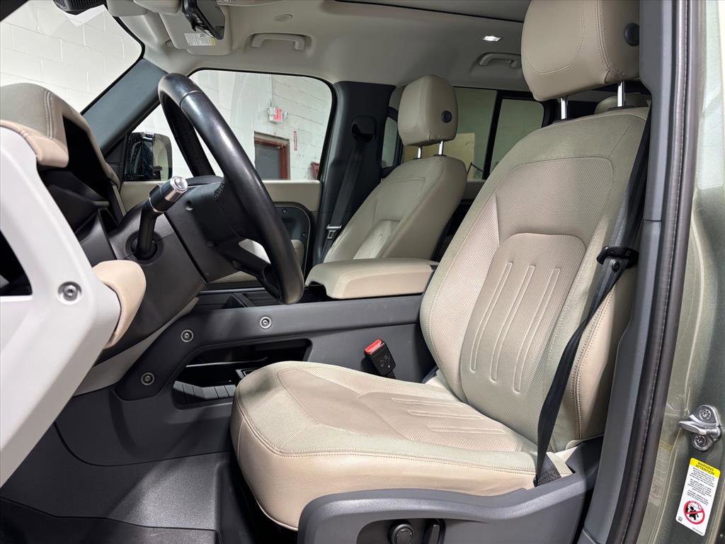 Used 2020 Land Rover Defender 110 First Edition image 22