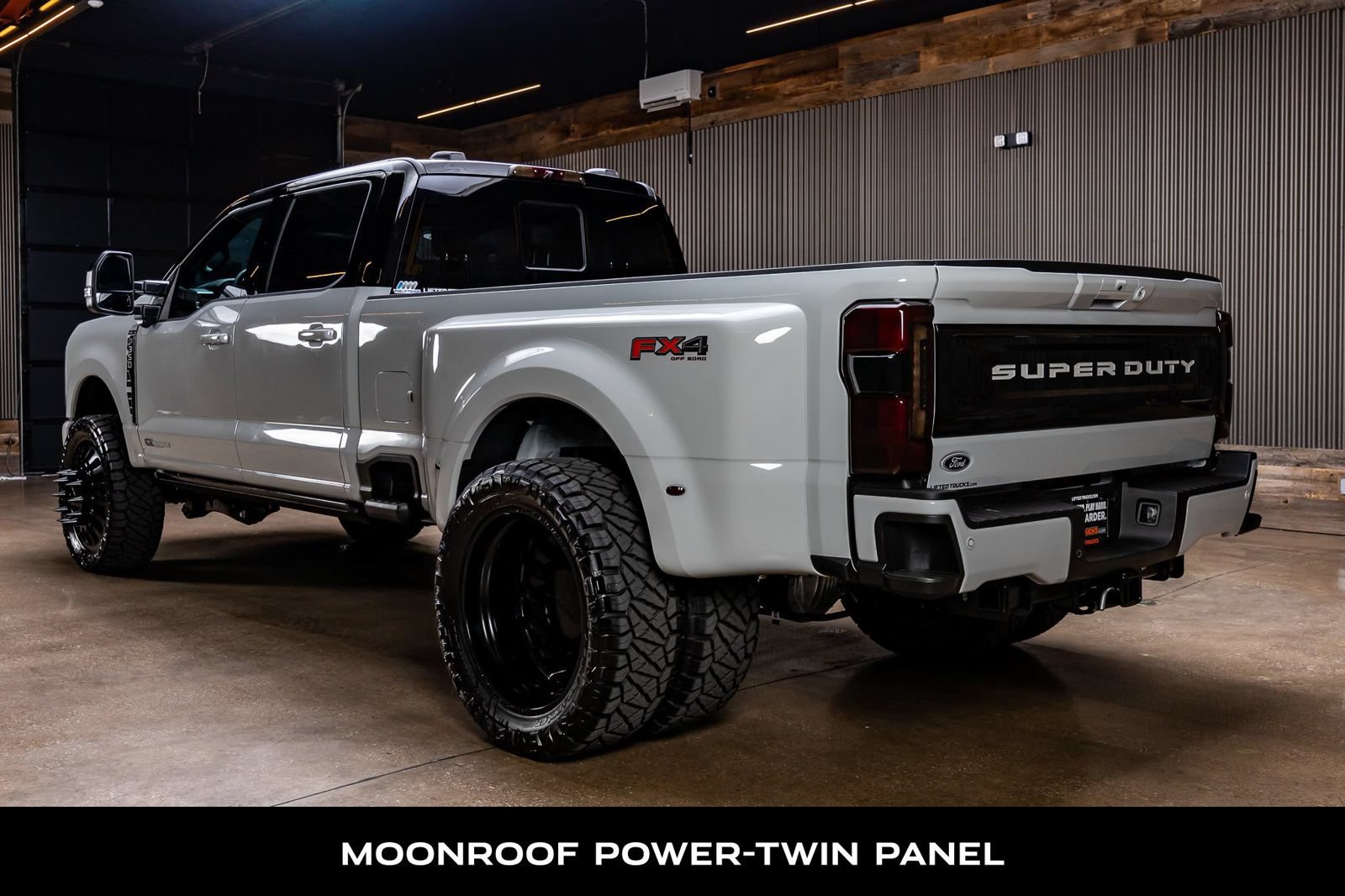 Used 2026 Ford F350 Platinum w/ FX4 Off-Road Package AWD/4WD image 7