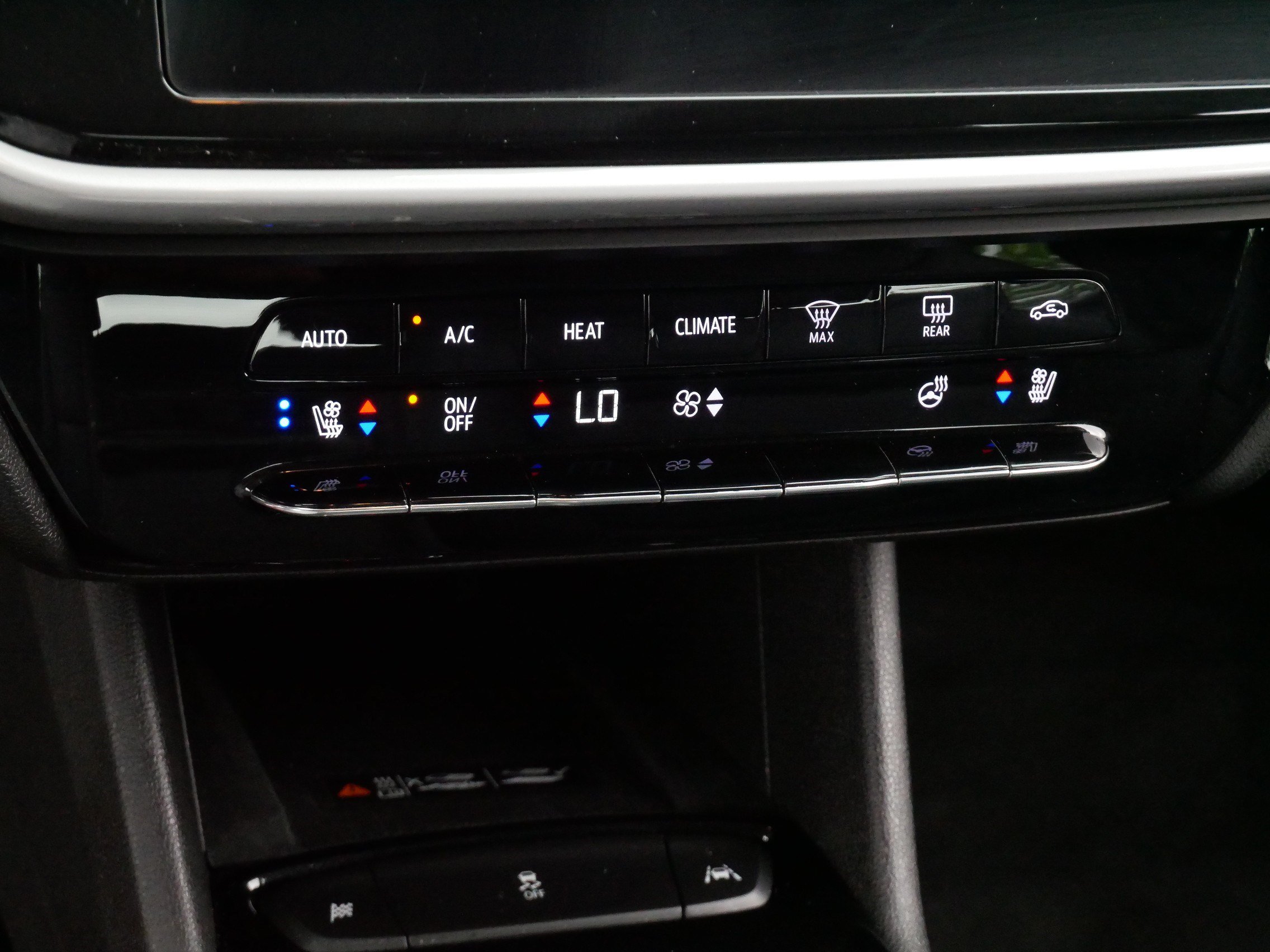 Used 2023 Chevrolet Bolt EUV Premier w/ Sun & Sound Package FWD image 23