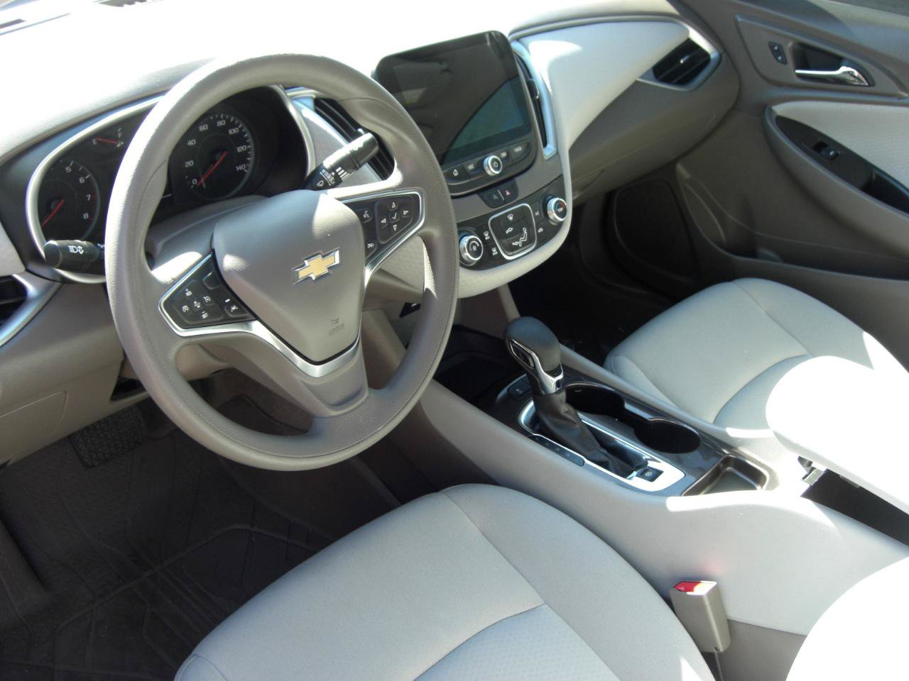 Used 2024 Chevrolet Malibu LS FWD image 5
