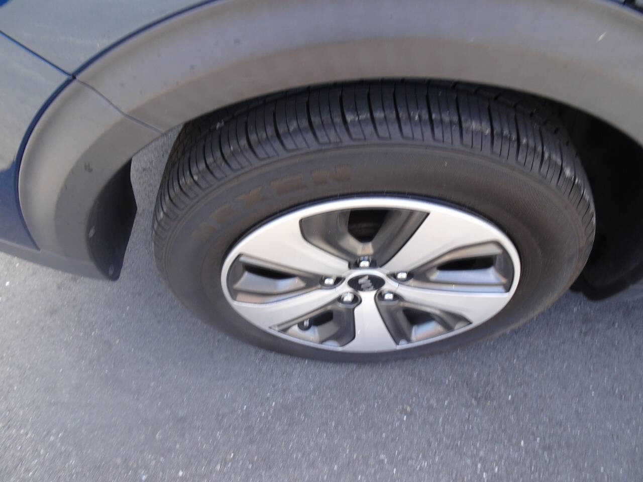 Used 2017 Kia Niro LX image 11