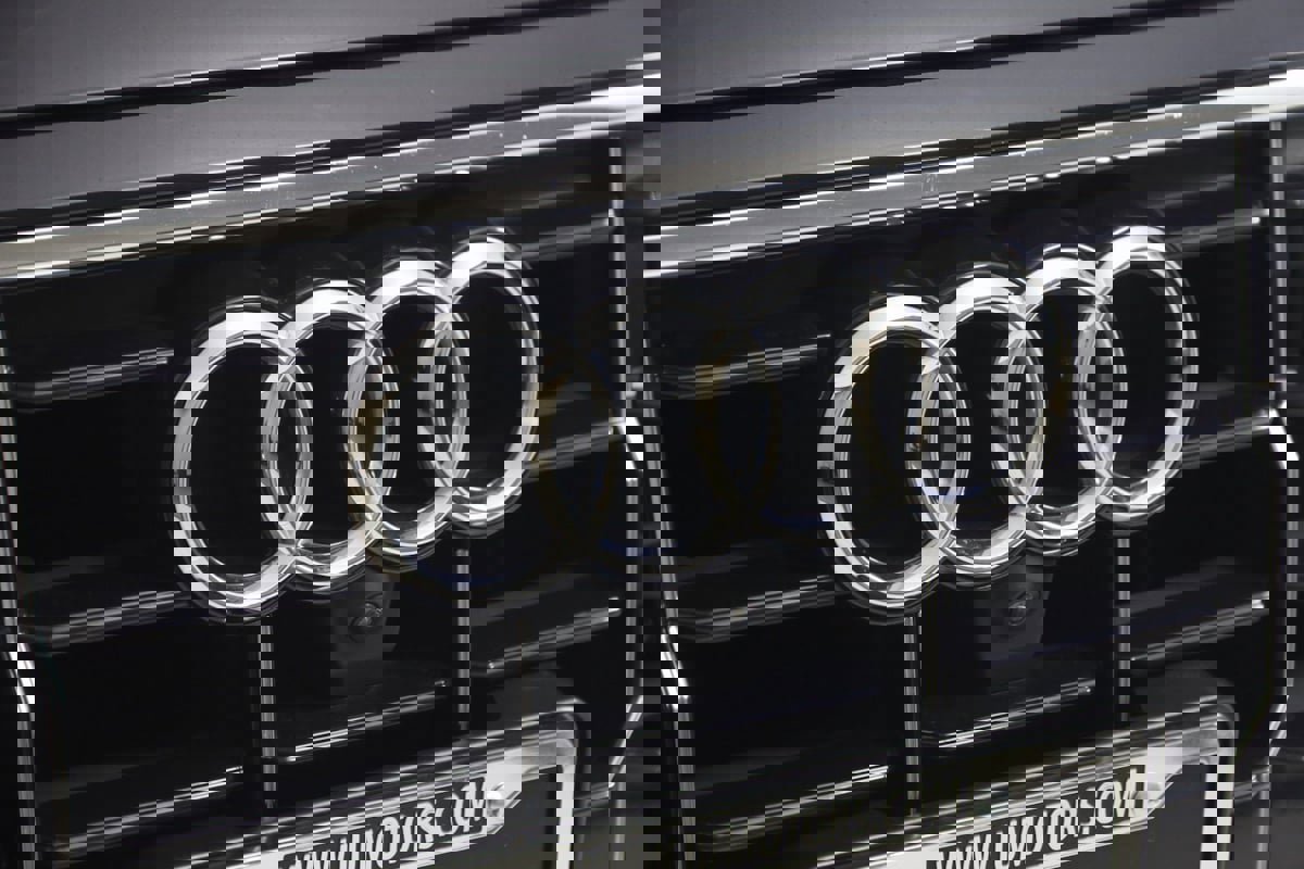 Used 2021 Audi Q8 Prestige w/ Prestige Package image 16