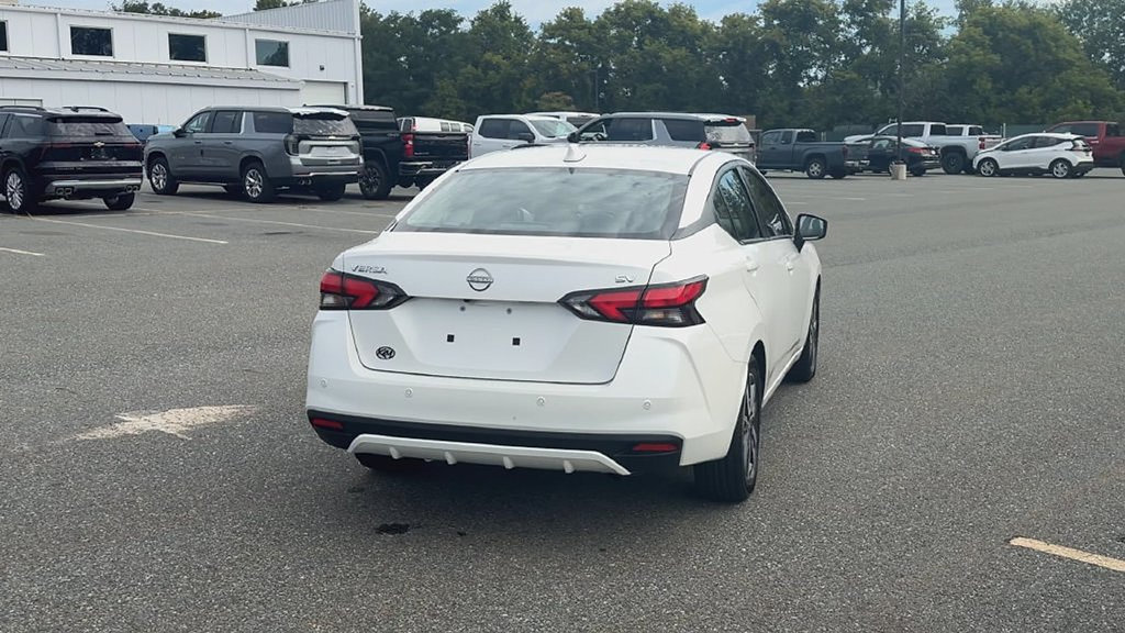 Used 2024 Nissan Versa SV FWD image 8