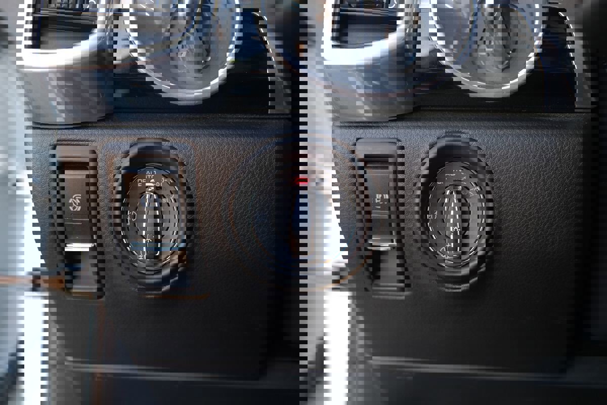 Used 2017 Porsche Cayenne S image 13