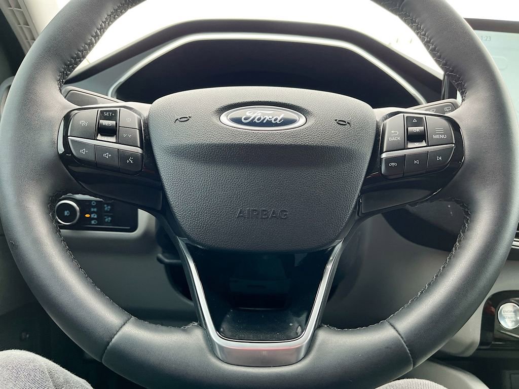 Used 2025 Ford Escape Platinum w/ Premium Technology Package AWD/4WD image 11