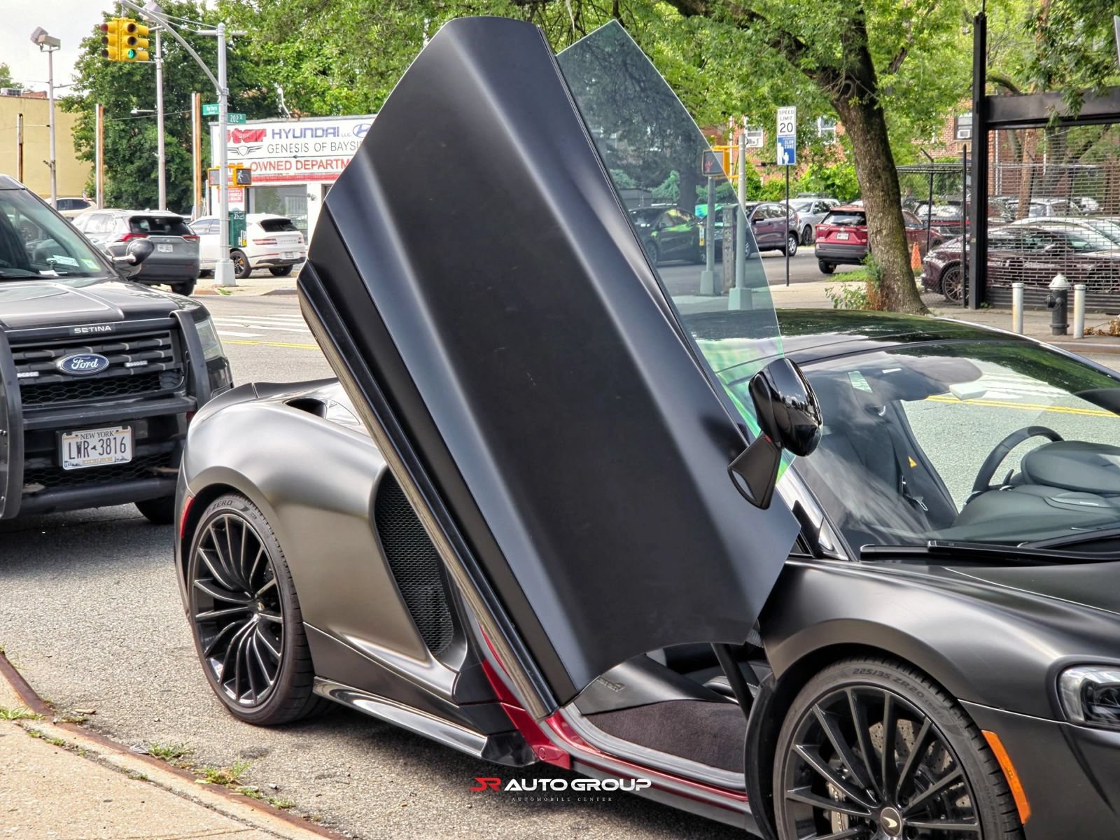 Used 2020 McLaren GT RWD image 12