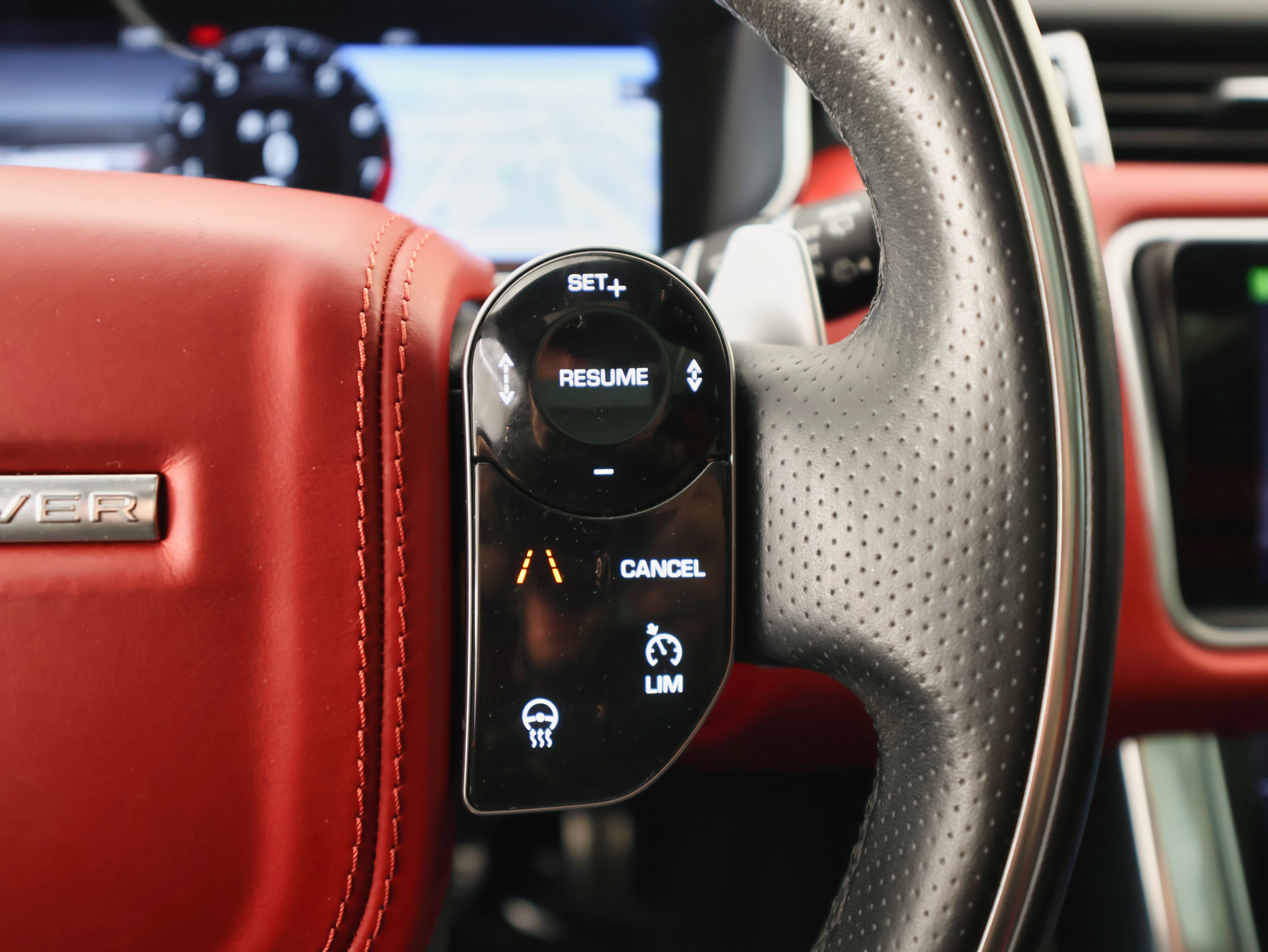 Used 2018 Land Rover Range Rover Sport HSE Dynamic image 30