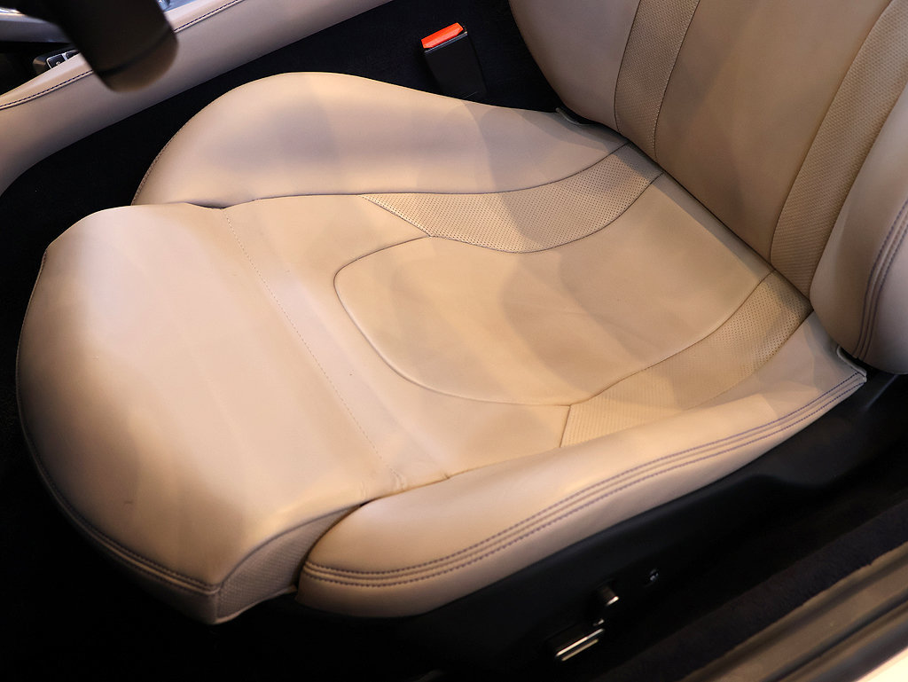 Certified 2019 Ferrari Portofino RWD image 65