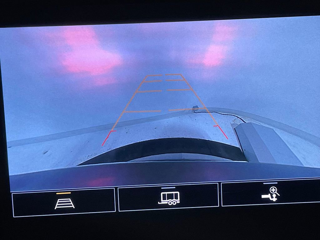 Used 2023 Chevrolet Traverse LT image 4