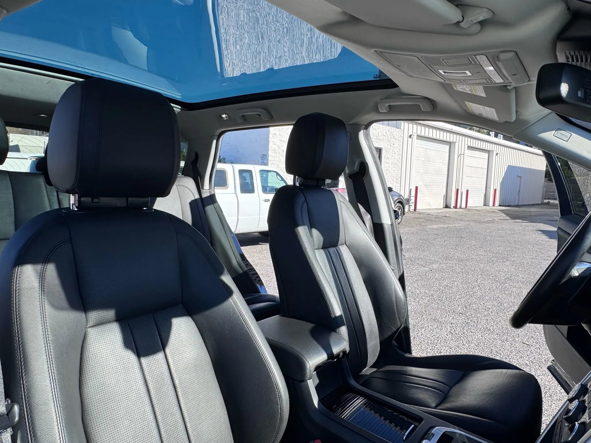 Used 2019 Land Rover Discovery Sport HSE image 19