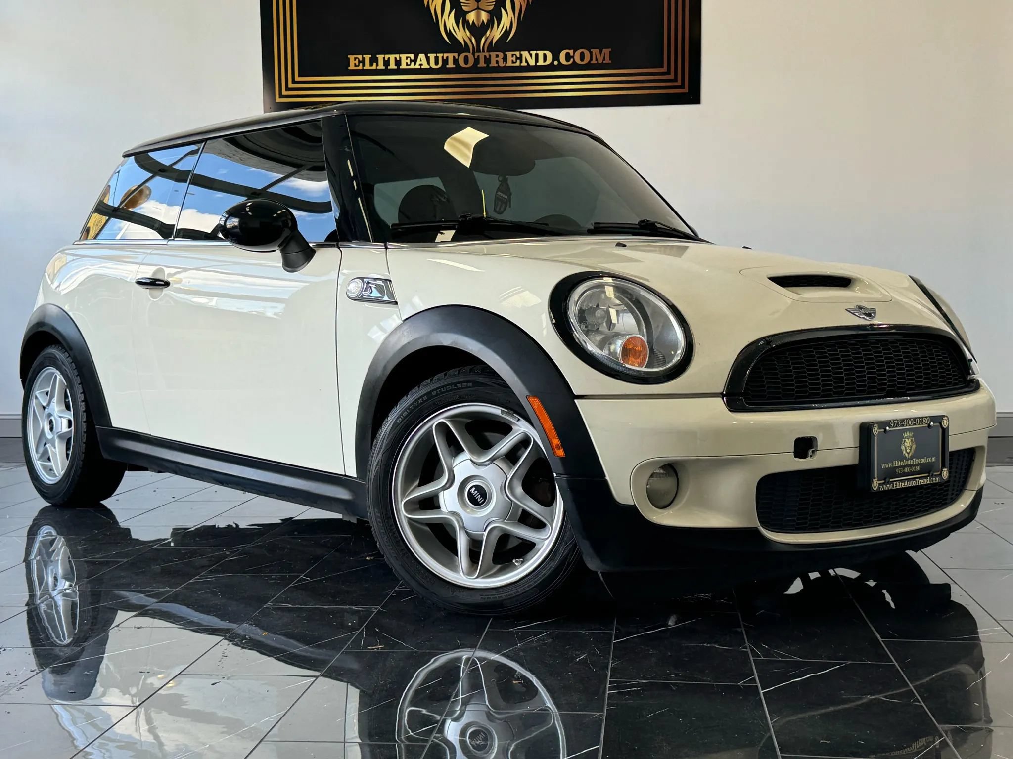 Used 2010 MINI Cooper S FWD image 1