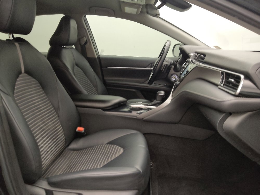 Used 2020 Toyota Camry SE image 21