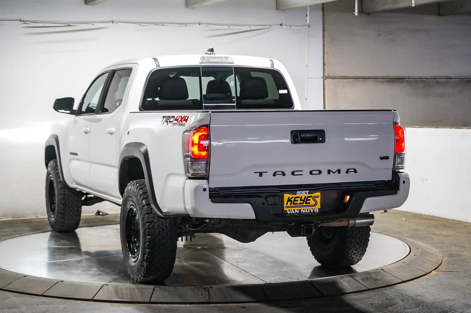 Used 2020 Toyota Tacoma TRD Off-Road w/ Technology Package AWD/4WD image 6