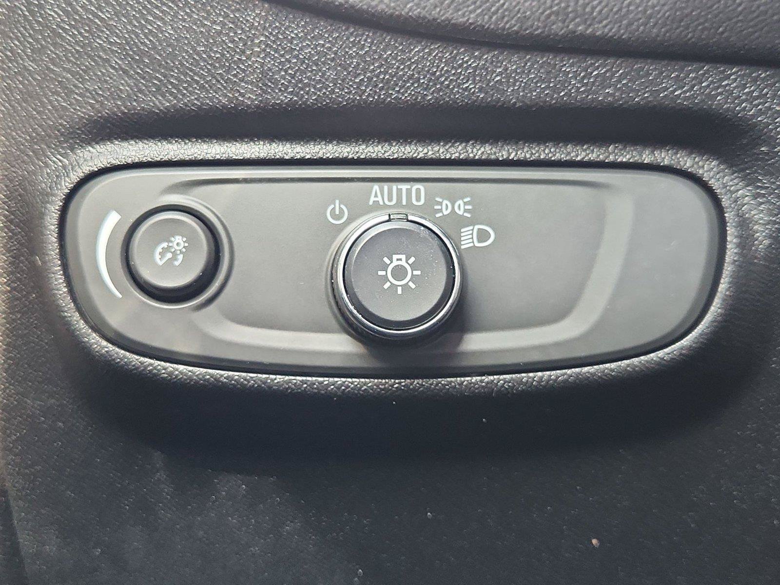 Certified 2019 Chevrolet Equinox LS FWD image 17