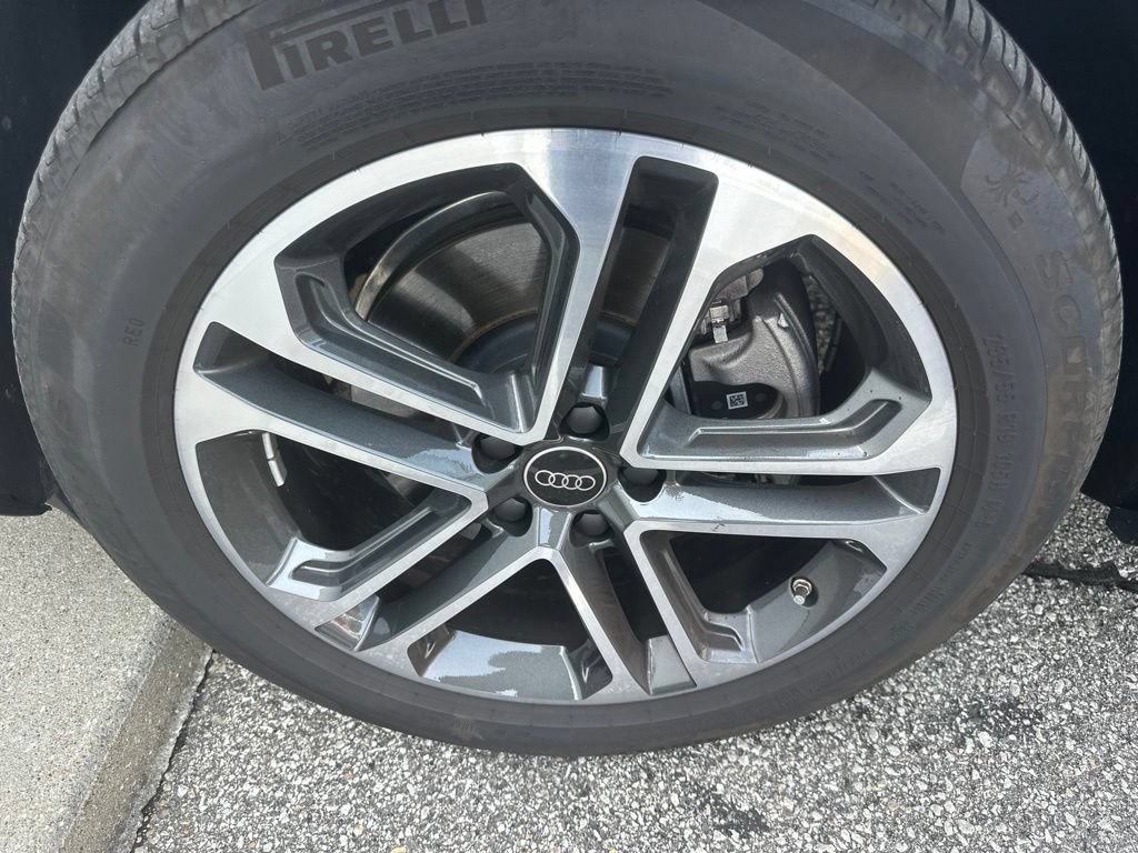 Used 2025 Audi Q5 Premium AWD/4WD image 47