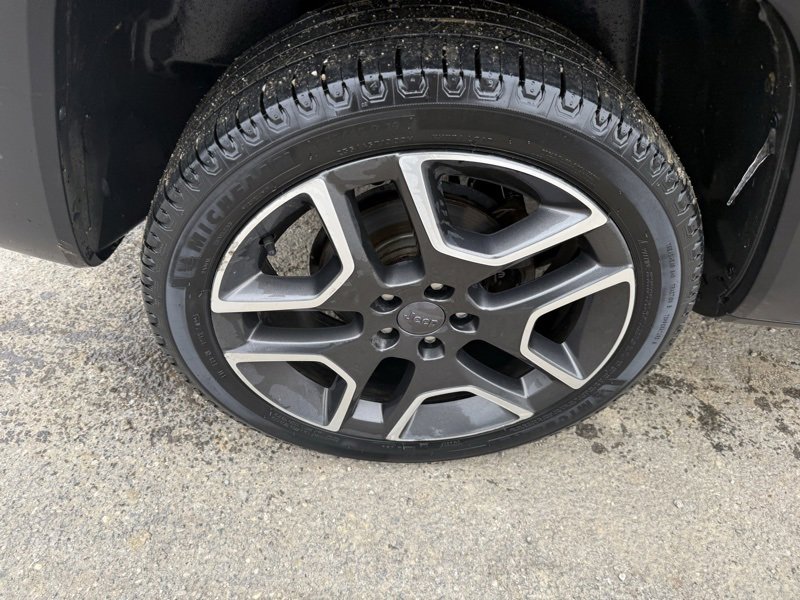 Used 2021 Jeep Renegade Sport image 16