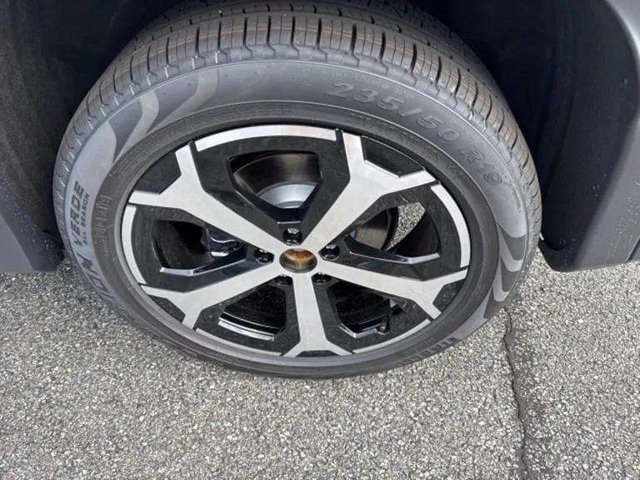 New 2025 Volkswagen Tiguan SE image 10