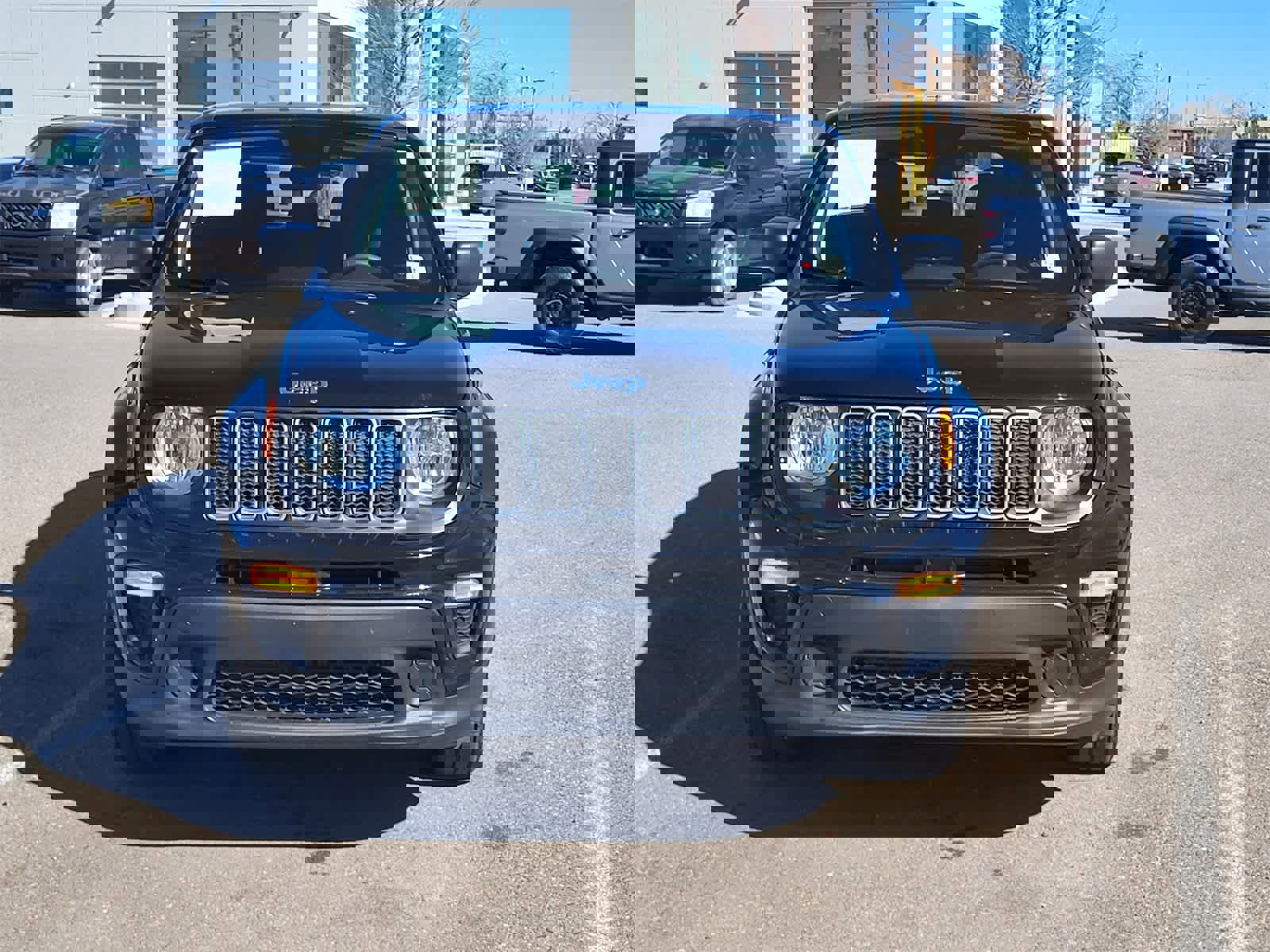 Used 2023 Jeep Renegade Latitude image 2